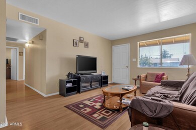 5-web-or-mls-2226-w-bloomfield-rd