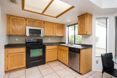 05 Kitchen