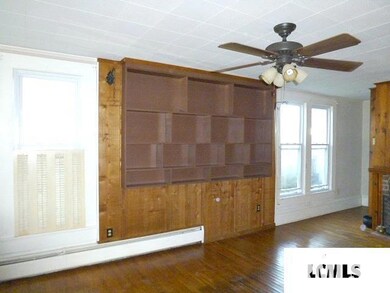 607 Decatur St, Lincoln, IL 62656 - photo 4