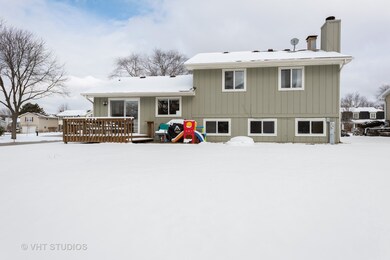 634 Tennyson Dr, Wheaton, IL 60189 - photo 3