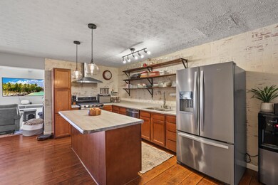 2831 Woodcroft Rd, Columbus, OH 43204 - photo 4