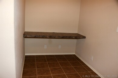 Desk area, perfect for homework area or recipes