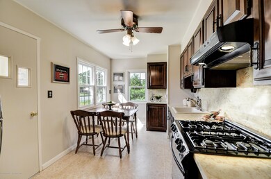 Eat In Kitchen