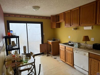 3636 SW 38th St, Topeka, KS 66610 - photo 4