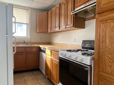 103 Alder St unit 1, Waltham, MA 02453 - photo 4
