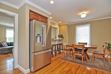 211 Pine Hill Cir, Waltham, MA 02451 - photo 3