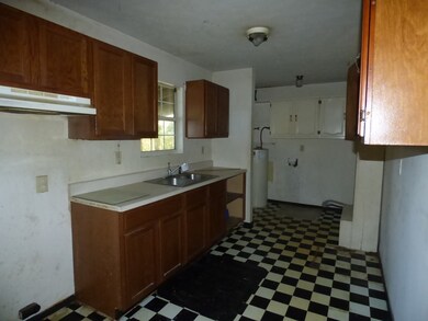 619 Tyler Ave, Tylertown, MS 39667 - photo 3