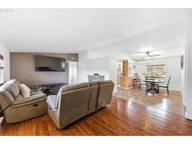 260 21st St SE, Albany, OR 97322 - photo 6