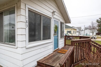 183 3rd St NE-3