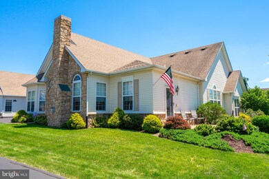 1047 Burgundy Cir, Pennsburg, PA 18073 - photo 4