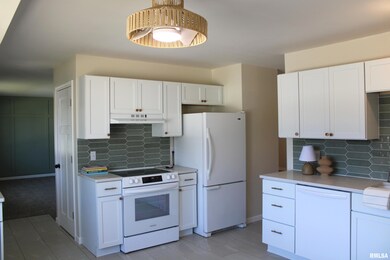 4246 Warren St, Davenport, IA 52806 - photo 7