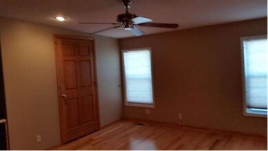 Interior finish / bed or office in newer unit.