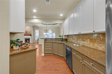 Lots of cabinets!