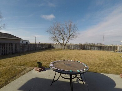 3911 W Redwood Dr, North Platte, NE 69101 - photo 4