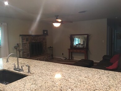 602 Bunny Dr, Fredericksburg, TX 78624 - photo 5