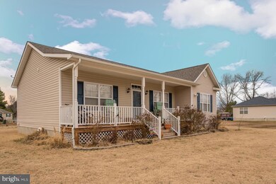 27 Columbia Rd, Colonial Beach, VA 22443 - photo 2