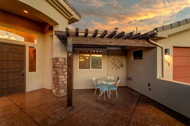 5-Twilight Front Courtyard