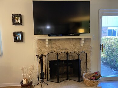 1248 Reading Ct, Wheaton, IL 60189 - photo 4