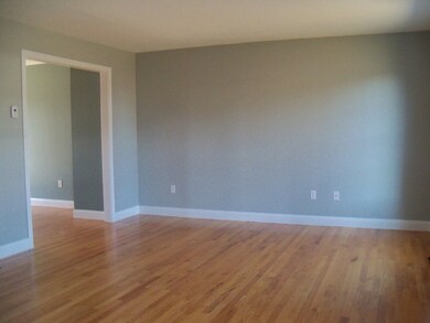 43A Pratt St Right Side unit 43A, Taunton, MA 02780 - photo 5