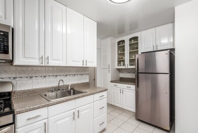 67-30 Clyde St unit 3L, Forest Hills, NY 11375 - photo 6