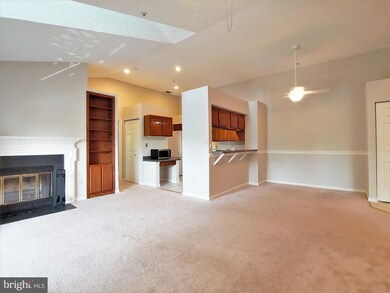 12200 Eagles Nest Ct unit J, Germantown, MD 20874 - photo 6