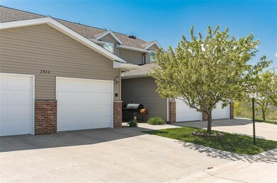 2920 Samuel Ct SW unit B, Cedar Rapids, IA 52404 - photo 2