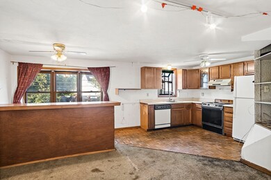 Angle Hollow Condominiums unit 1, Lowell, MA 01851 - photo 7