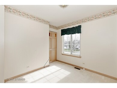 1751 Napoleon Dr, Naperville, IL 60565 - photo 3