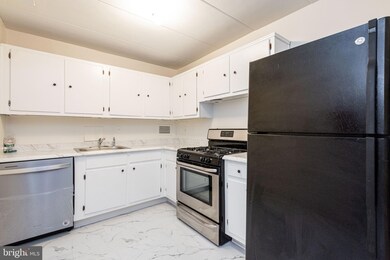 6011 Emerson St unit 310, Bladensburg, MD 20710 - photo 5