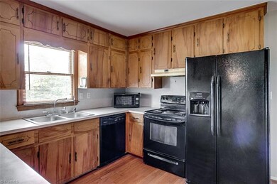 850 Rockcliff Terrace, Asheboro, NC 27205 - photo 7