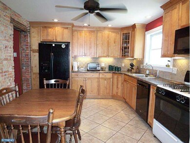 221 W Pennsylvania Ave, Downingtown, PA 19335 - photo 2