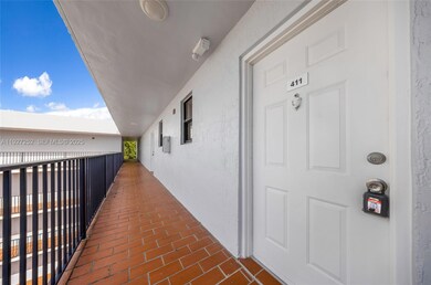 5765 W 25th Ct unit 411, Hialeah, FL 33016 - photo 4