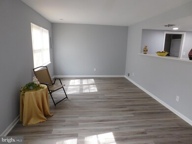 9770 Hagel Cir unit D, Lorton, VA 22079 - photo 3