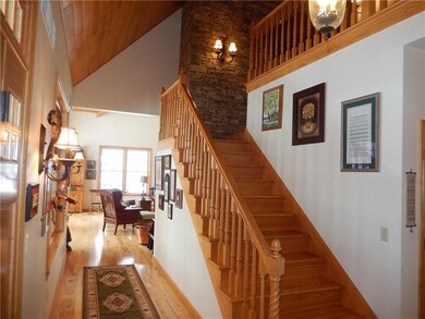 Hickory hardwood floors, cathedral ceilings are fo