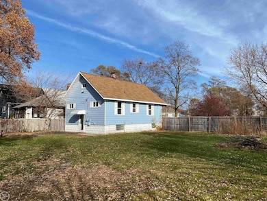 2023 23rd St, Port Huron, MI 48060 - photo 2