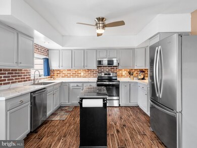 806 N Whitford Rd, Exton, PA 19341 - photo 4