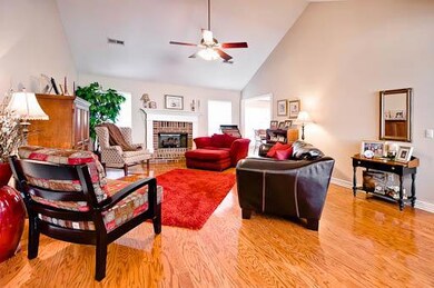 505 SW Duke Ave, Bentonville, AR 72712 - photo 4