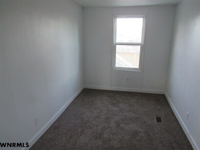 2310 W 15th St, Scottsbluff, NE 69361 - photo 5
