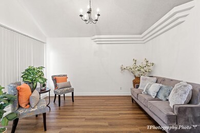 6-Living Rm Photo #2