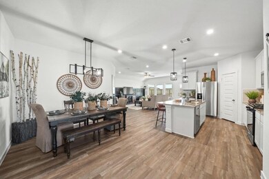 13918 Bay Crest Ct, La Marque, TX 77568 - photo 5