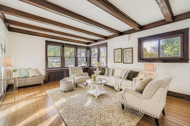 4856 Dupont Ave S - Web Quality - 008 - 06 Living Room.jpg