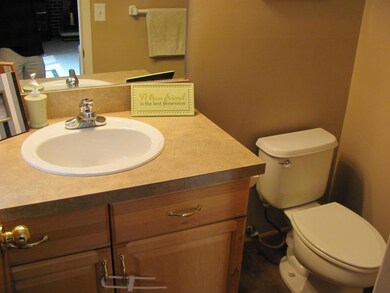 1699 Sandhurst Rd, Columbus, OH 43229 - photo 3