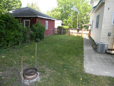 302 1st St, Ludington, MI 49431 - photo 6