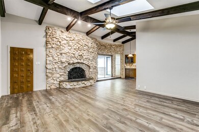 1811 Camelot Dr, Grapevine, TX 76051 - photo 6