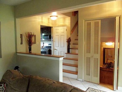 Entry/Foyer.
