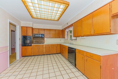 5 Toll Ln, Albany, NY 12203 - photo 4