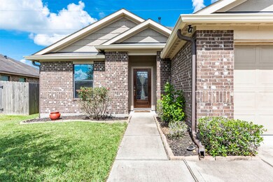 377 De Coster Blvd, Alvin, TX 77511 - photo 3