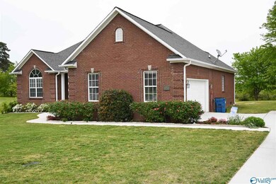 357 Payton Ln, Grant, AL 35747 - photo 4