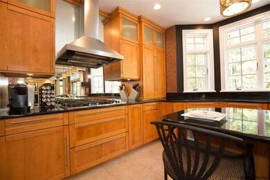 705 Waldens Pond Rd, Albany, NY 12203 - photo 3