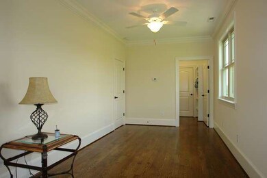 H-Bedroom2
